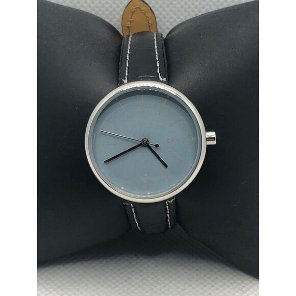 Skagen SKW2622 Womens Black Leather Analog Dial Quartz Genuine Wrist Watch KS421